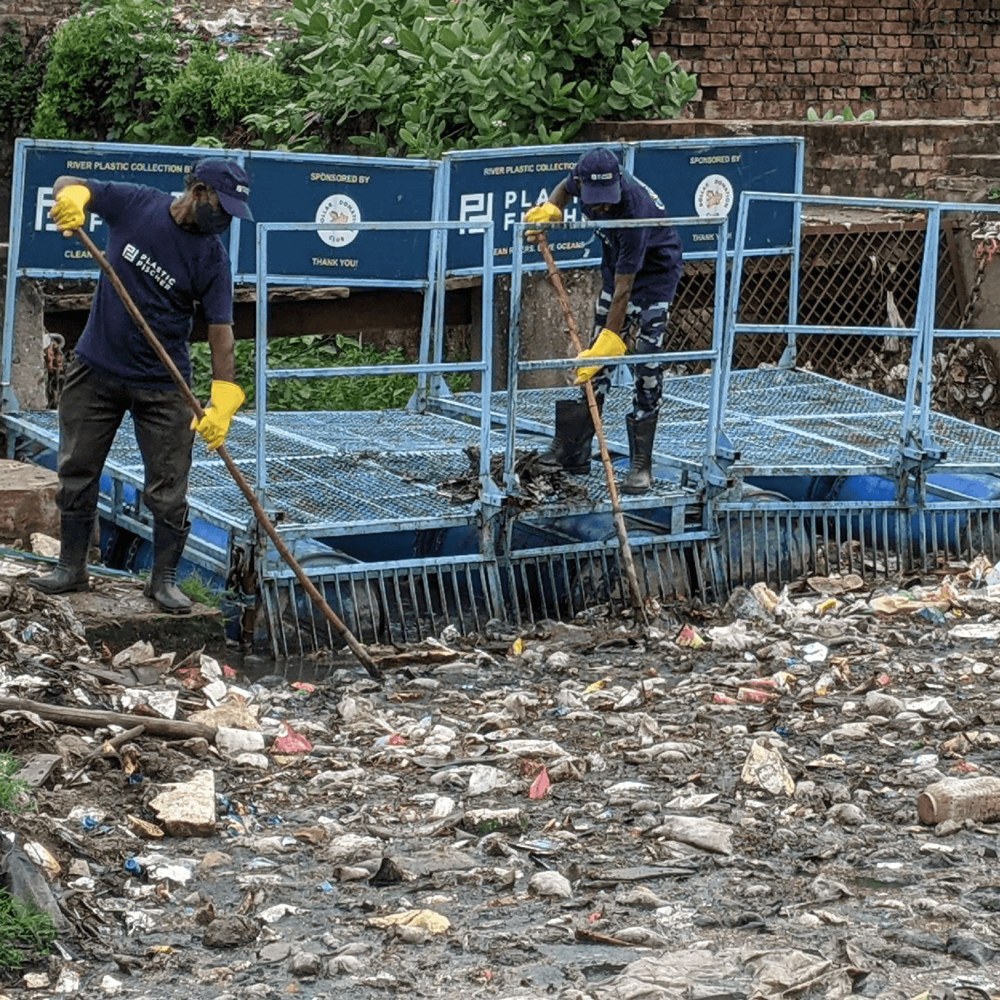 Remove ocean-bound plastic in rivers